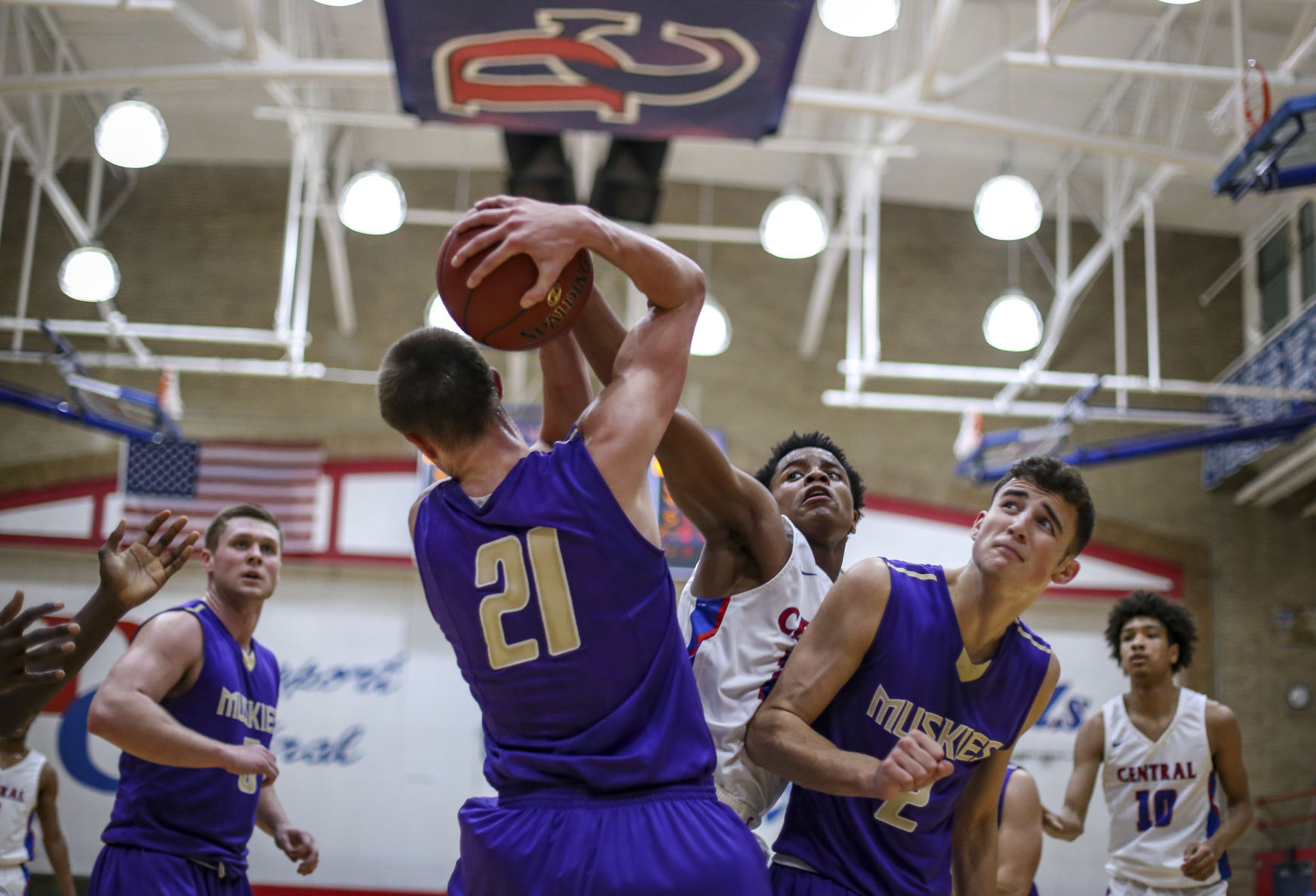 121517-MUSCATINE-CENTRAL-BOYS-BASKETBALL-001